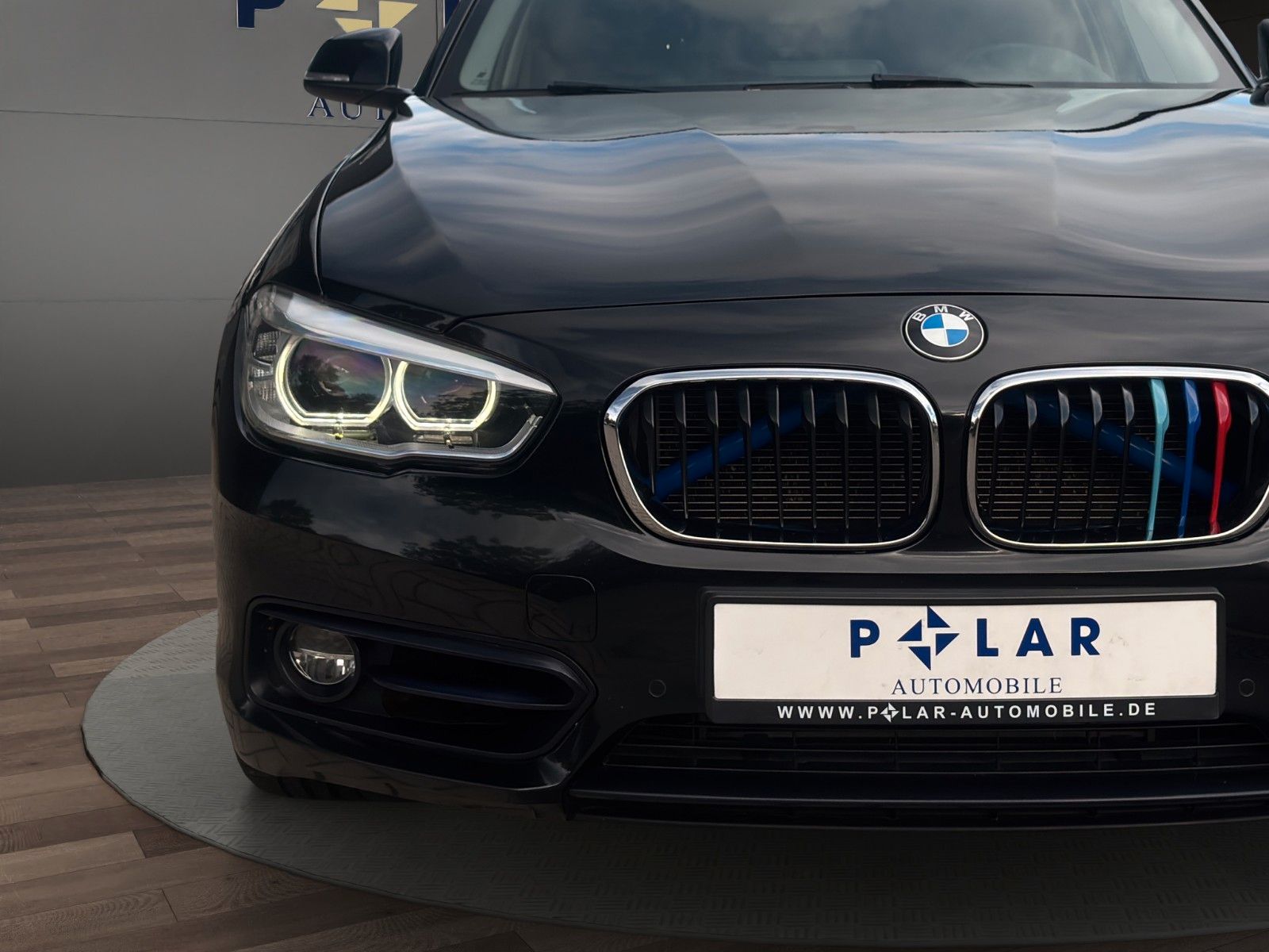 Fahrzeugabbildung BMW 118i Sport Line *Leder*Navi*Dig.Cock*LED*