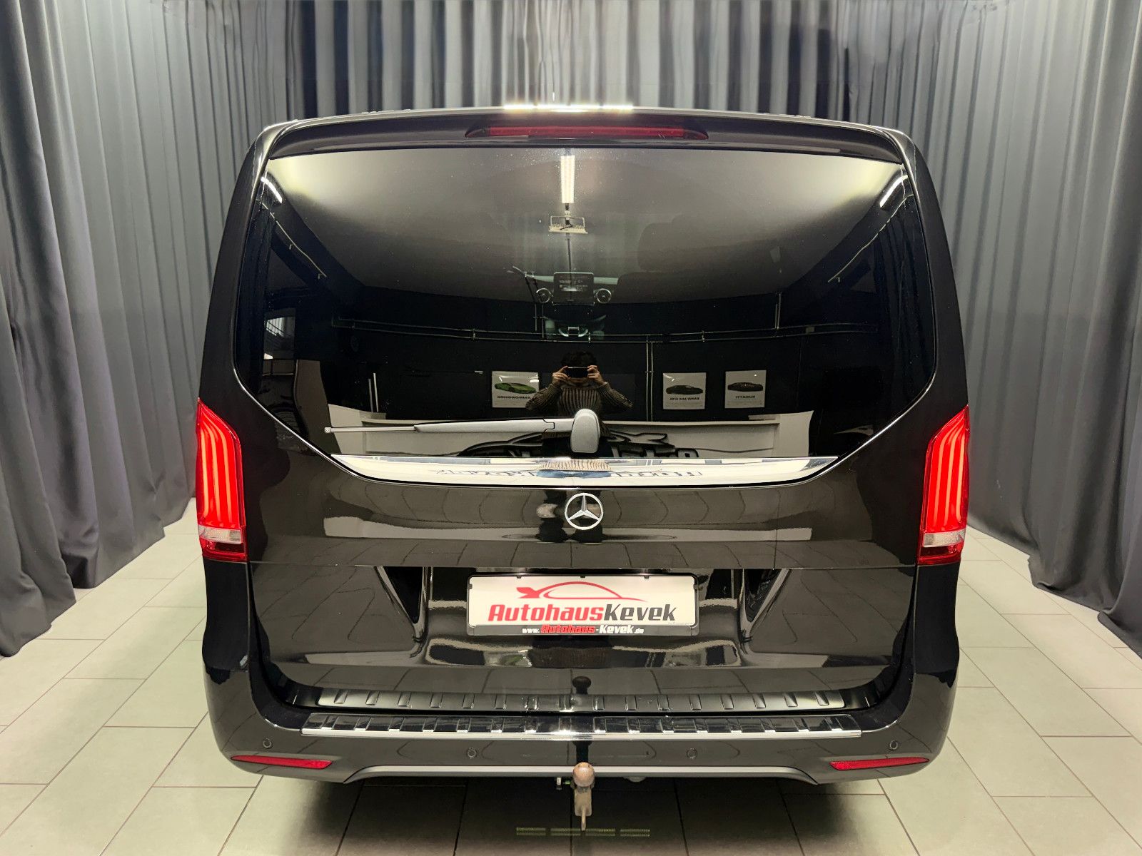 Fahrzeugabbildung Mercedes-Benz V 250d AVANTGARDE AMG EDITION lang|360°|AHK|LEDE