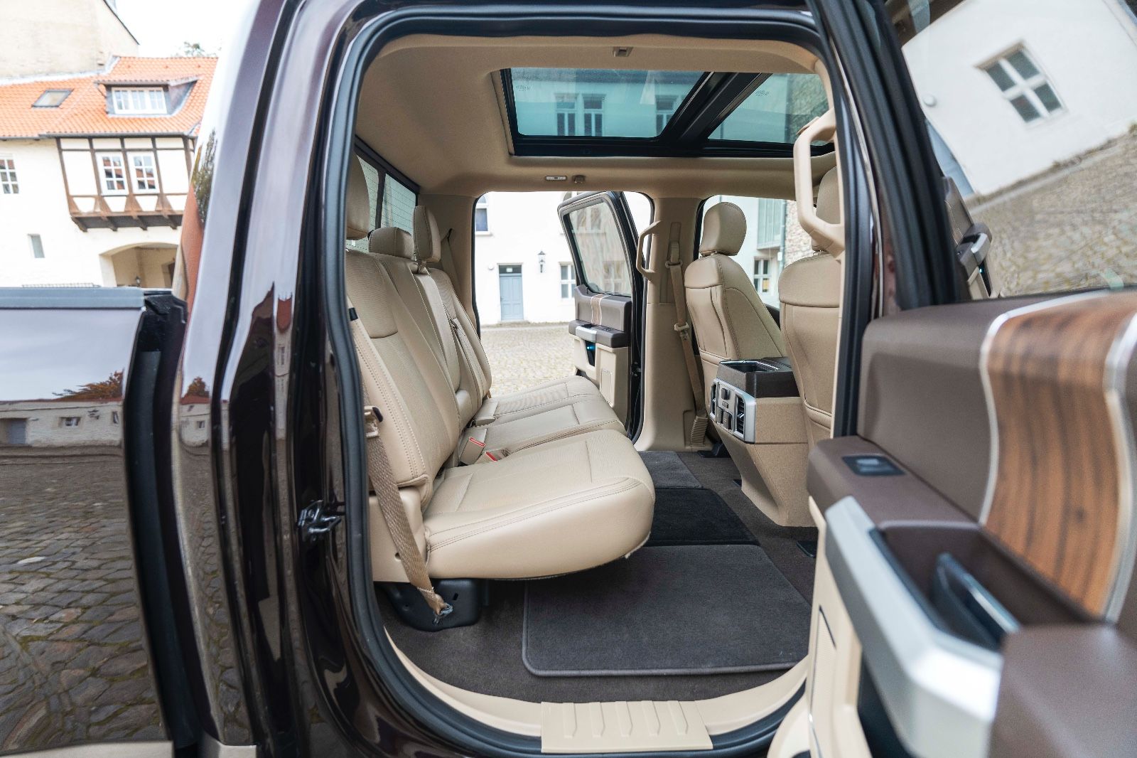 Fahrzeugabbildung Ford F 150 LARIAT 5.0L B&O AHK TOTW 360° PANO SHZ/K