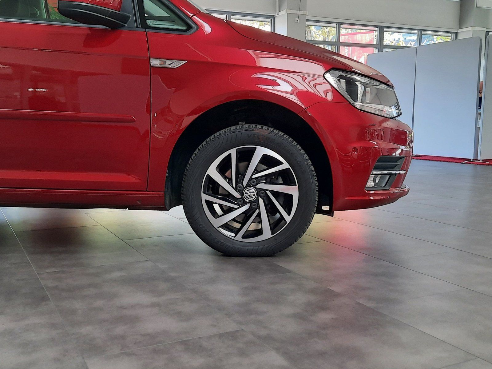 Fahrzeugabbildung Volkswagen Caddy TDI Join *Navi*AHK*Sitzhzg*PDC*Tempomat*