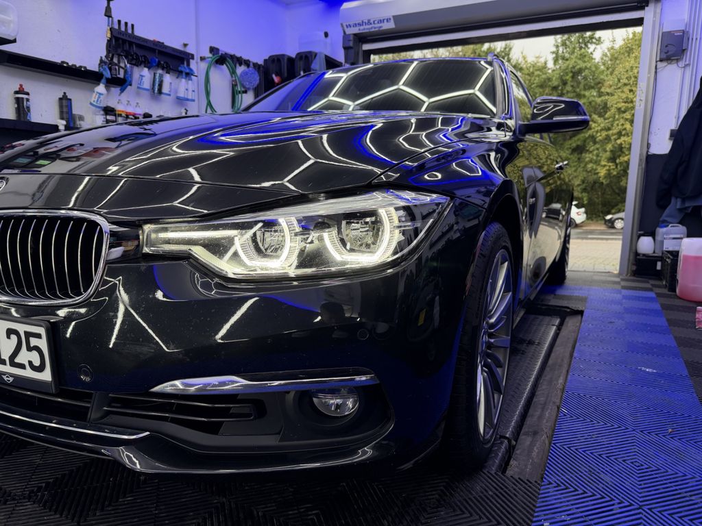 Image of BMW 330