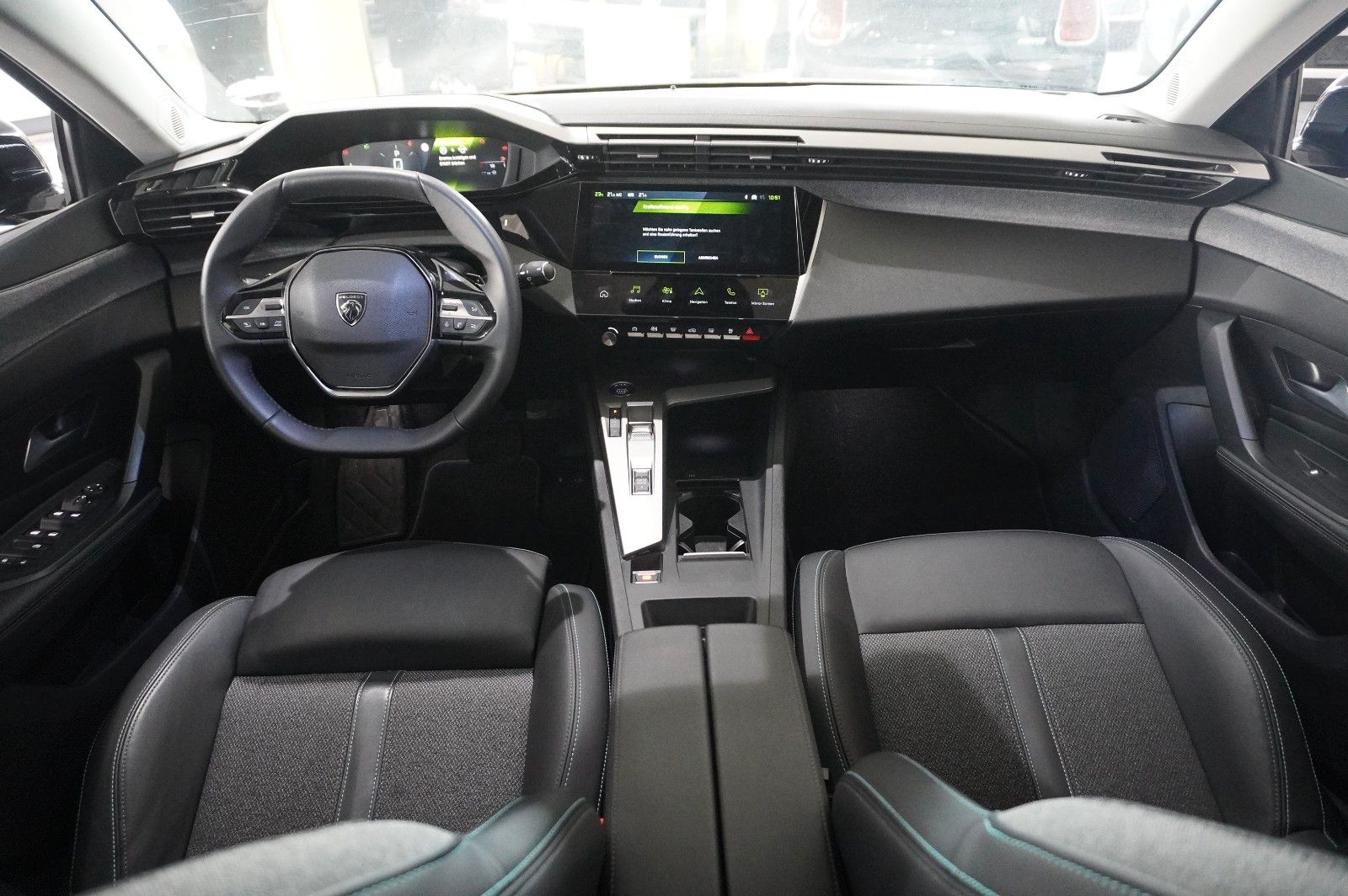 Fahrzeugabbildung Peugeot 308 SW 1.5D ALLURE NAVI/LED/360°/SPORT/SH/VIRT.