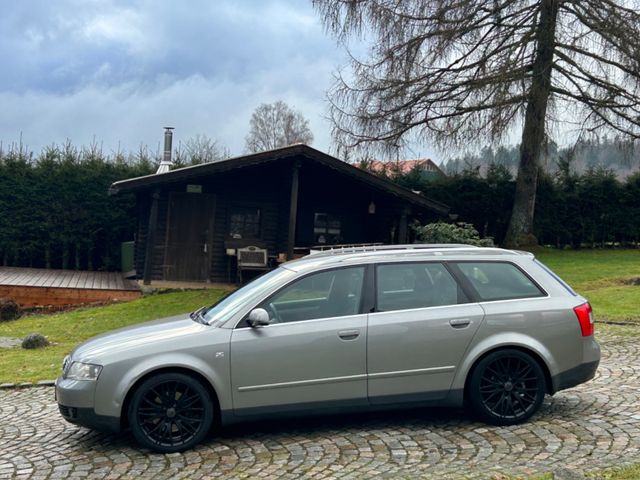 Audi A4 Avant 2.5 TDI  Quattro,6Gang,Xenon,AHK,175tkm