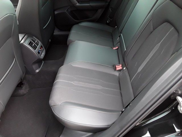 Fahrzeugabbildung CUPRA Formentor 1.5 TSI VZ-PAKET/NAVI/AHK/PARK-ASSIST