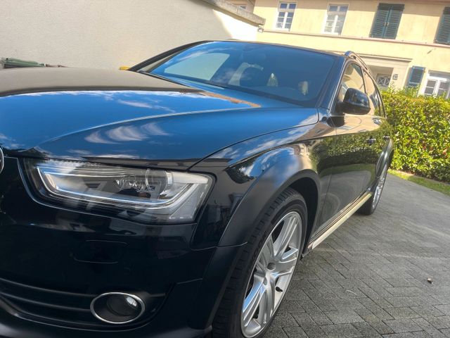 Audi A4 B8 Allroad Quattro Top Ausstattung...