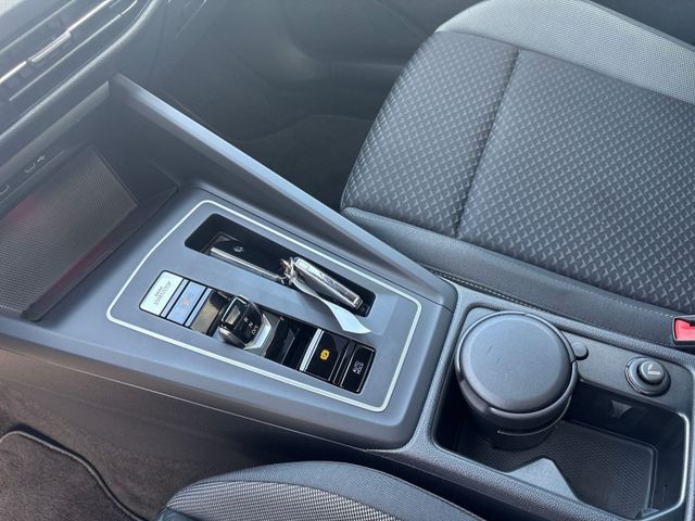 Golf VIII 2.0 TDI DSG ACTIVE MATRIX+HUD+PANO+ACC