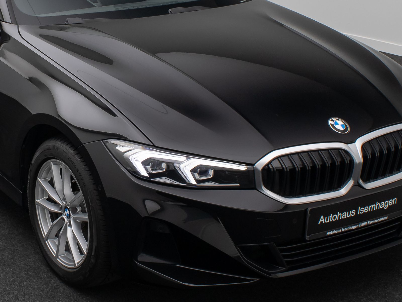 Fahrzeugabbildung BMW 318i GeschwindigReg Alarm HiFi Kamera Widscreen