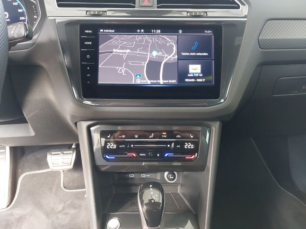 Fahrzeugabbildung Volkswagen Tiguan 1.5 TSI DSG R-Line AHZV Standheizung