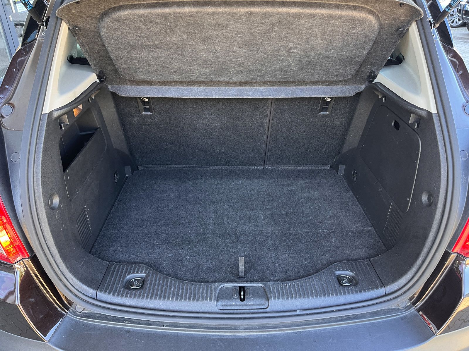 Fahrzeugabbildung Opel Mokka Edition ecoFlex