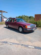 Mercedes-Benz Mercedes Benz S124 300TDT Turbo Kombi - Mercedes-Benz E 300 Turbo mit Diesel-Antrieb