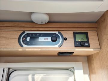 Fahrzeugabbildung LMC Cruiser V 646 G 2023 - Paket, Navi, Aut, SALE! -