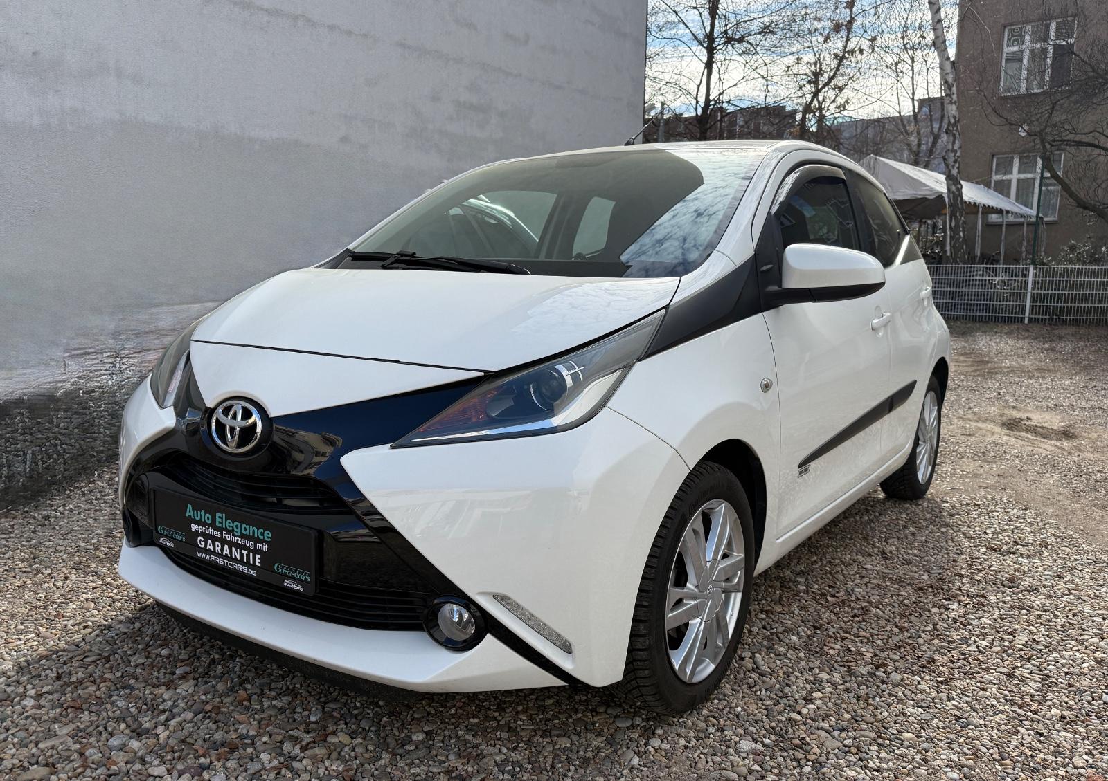 Toyota AYGO x-play touch Kamera Klima Tempomat