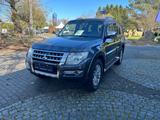 Mitsubishi Pajero 3.2 DI-D Top*AHK*7Sitzer*Navi - Mitsubishi Pajero: Top