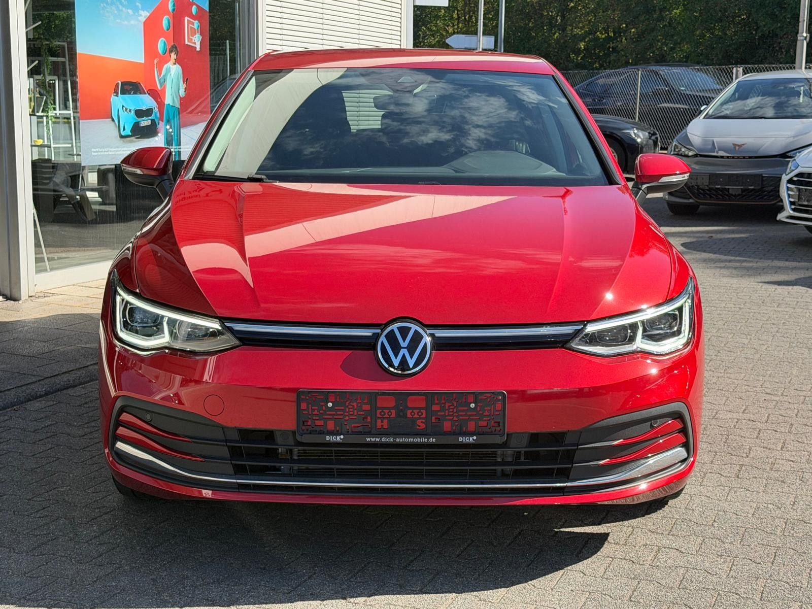 Fahrzeugabbildung Volkswagen Golf 1,5 eTSI Style >VIRTU+MEMO+LED+MASS+SHZ+ACC