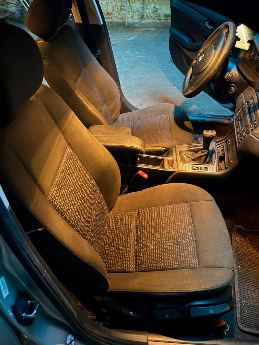 BMW 318 2004 — photo 8