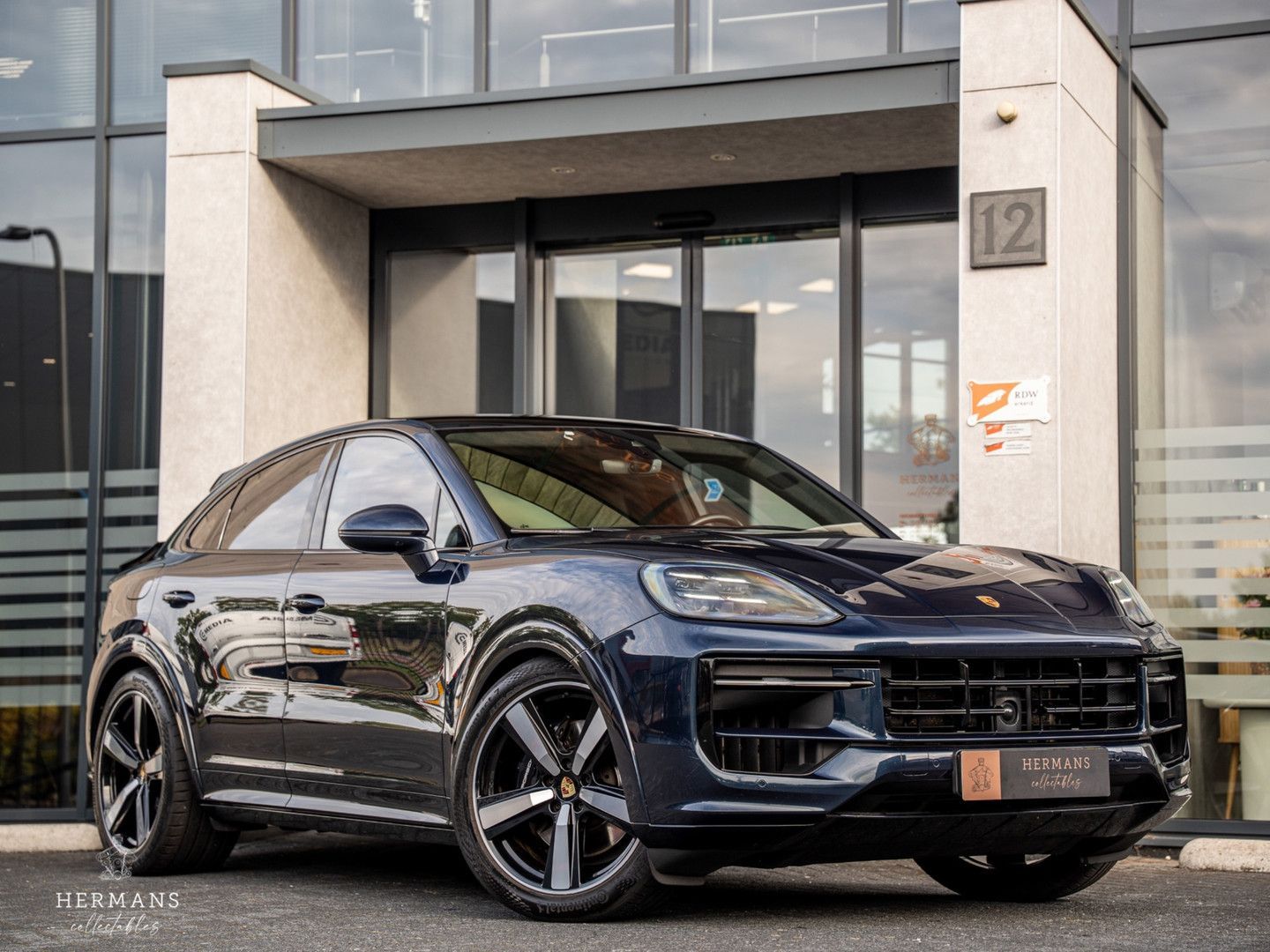 Porsche Cayenne Coupé 3.0 E-Hybrid / Passenger / Burmest