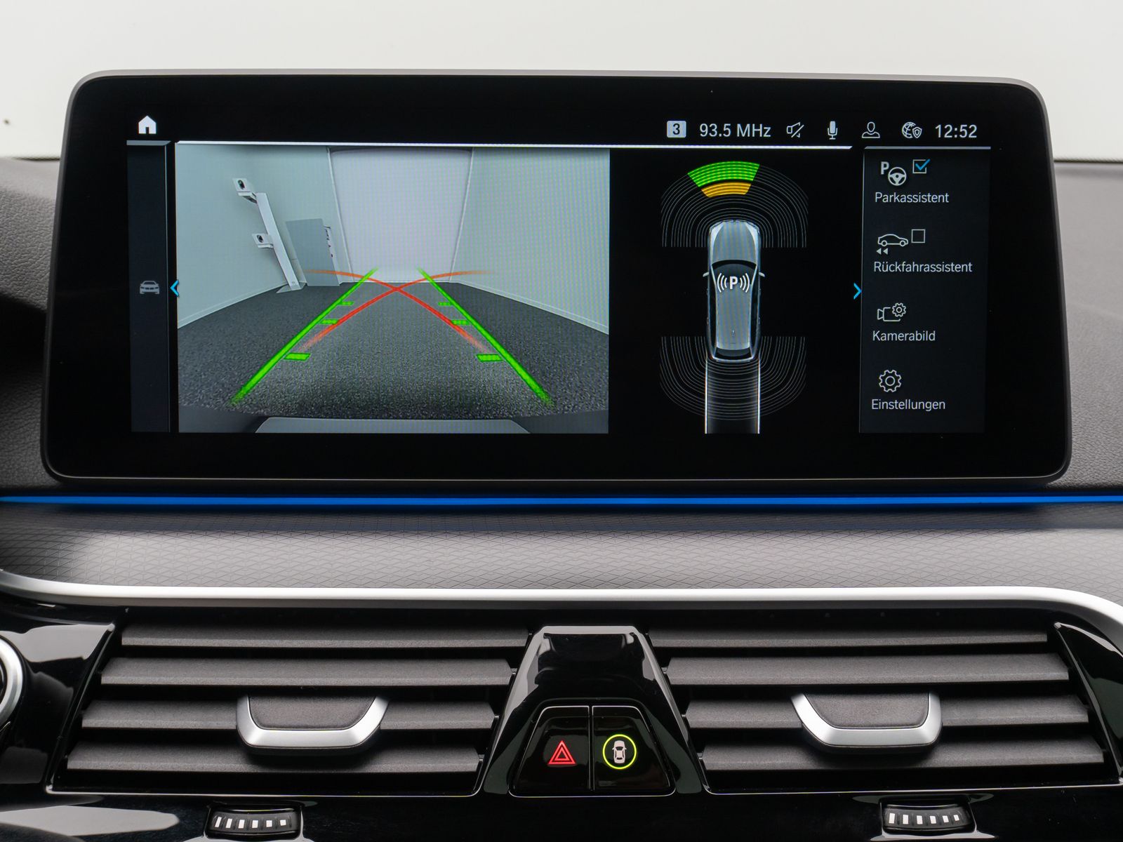 Fahrzeugabbildung BMW 530e xD M Sport DAB H/K HUD Panorama Laser AHK