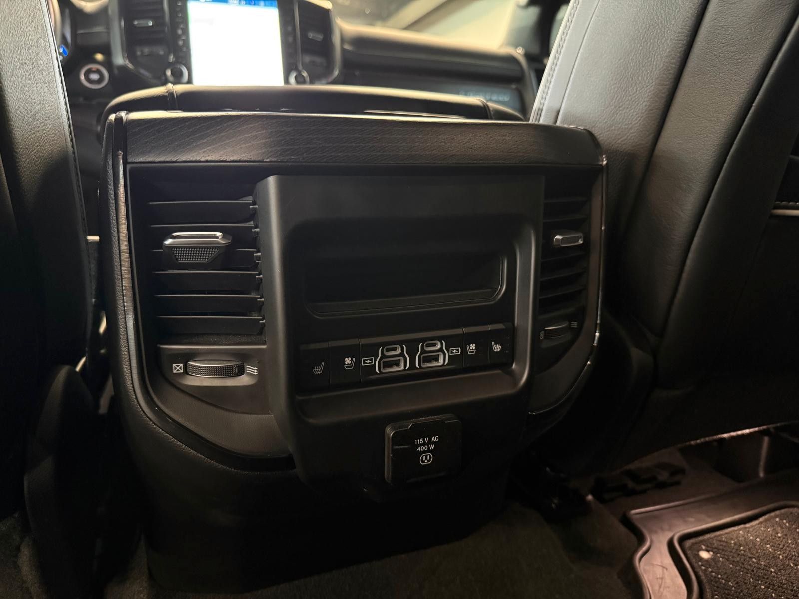 Fahrzeugabbildung Dodge LIMITED NIGHT ALU-CAB PRINS LPG AUS 1. HAND