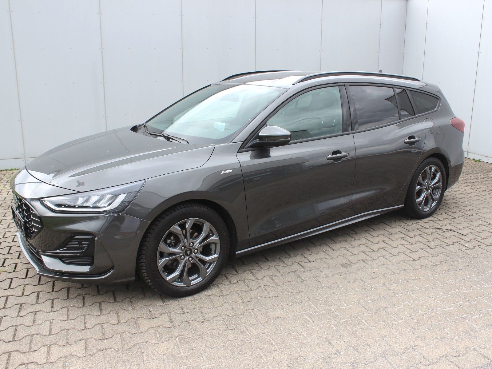 Fahrzeugabbildung Ford Focus ST-Line X 1,0 EcoBoost Mild-Hybrid