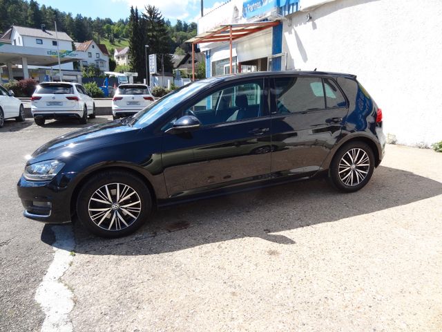 Fahrzeugabbildung Volkswagen Golf VII Lim. Allstar/DSG/Xenon/Navi/2.Hd/150PS/