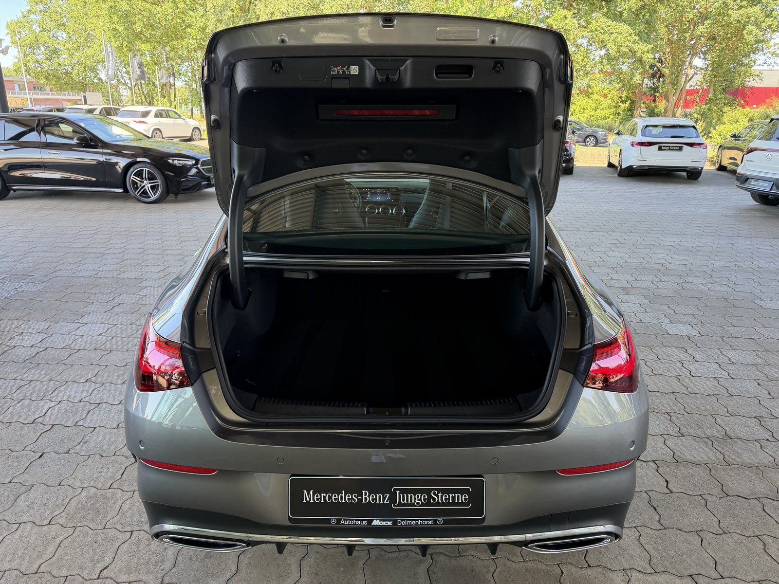 Mercedes-Benz CLA 180 Coupé Edition AMG Winterpaket Keyless 36 foto 10