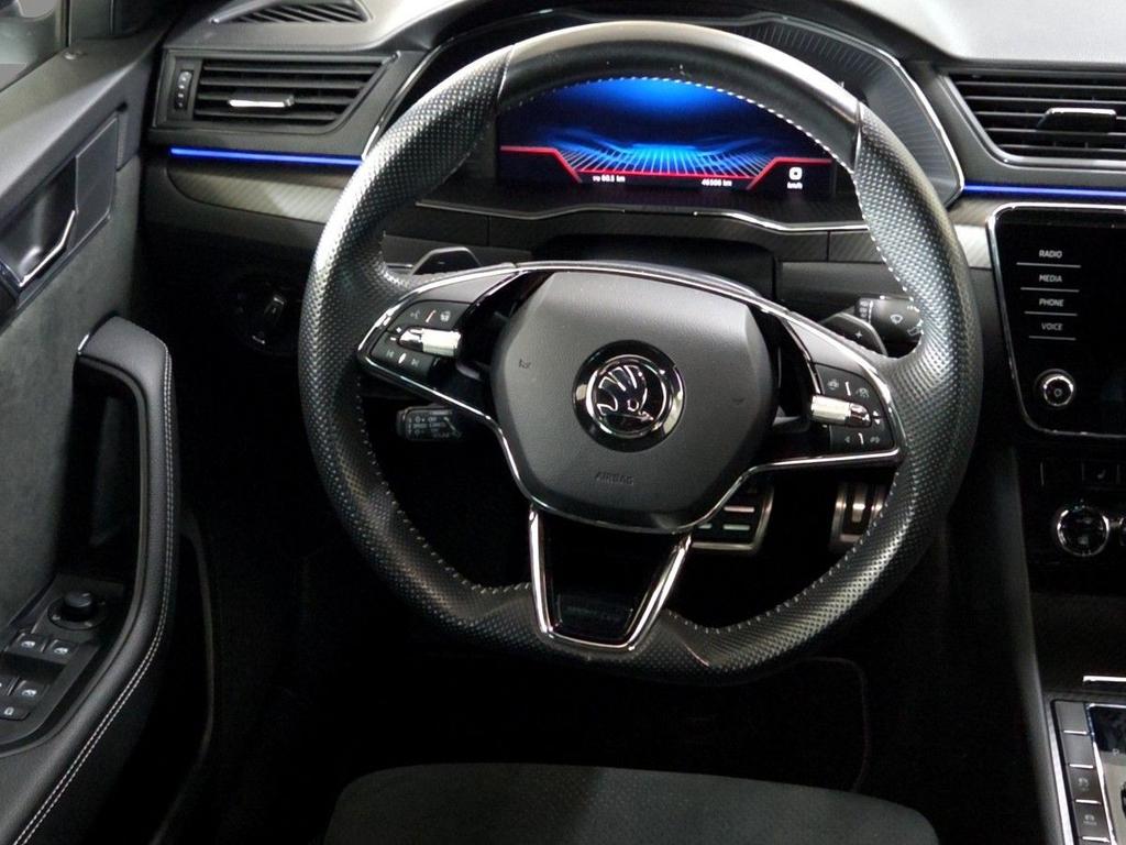 Skoda Superb 2023 г. Серый, пробег 46700 км