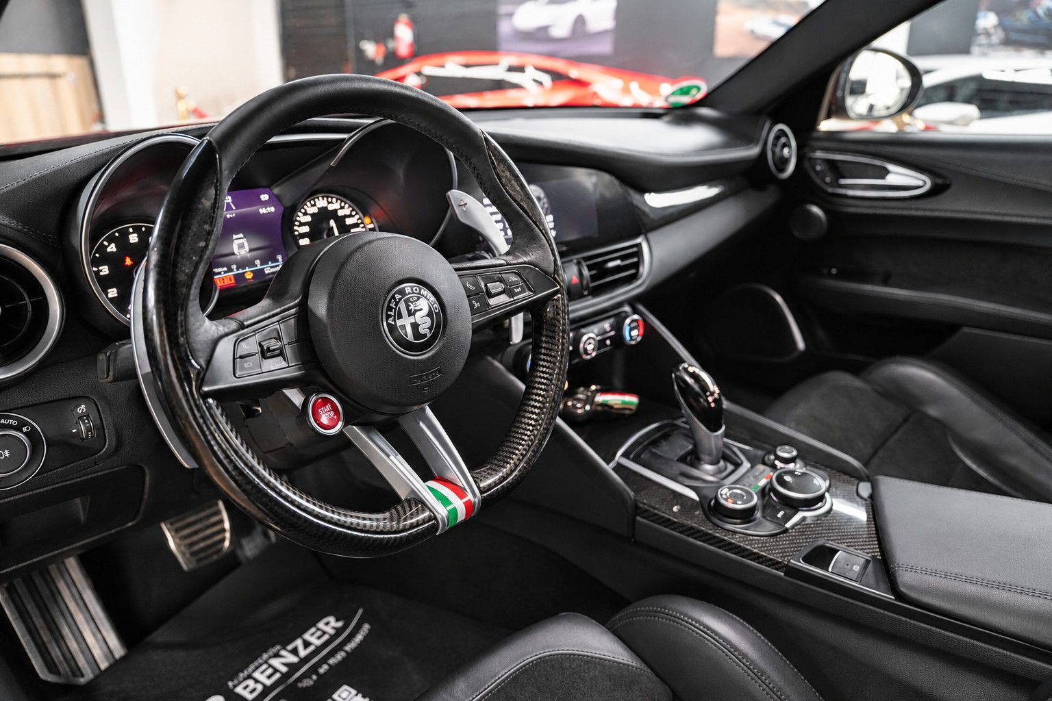 Fahrzeugabbildung Alfa Romeo Giulia Quadrifoglio *Carbon*HarmanKardon*ACC*Kam