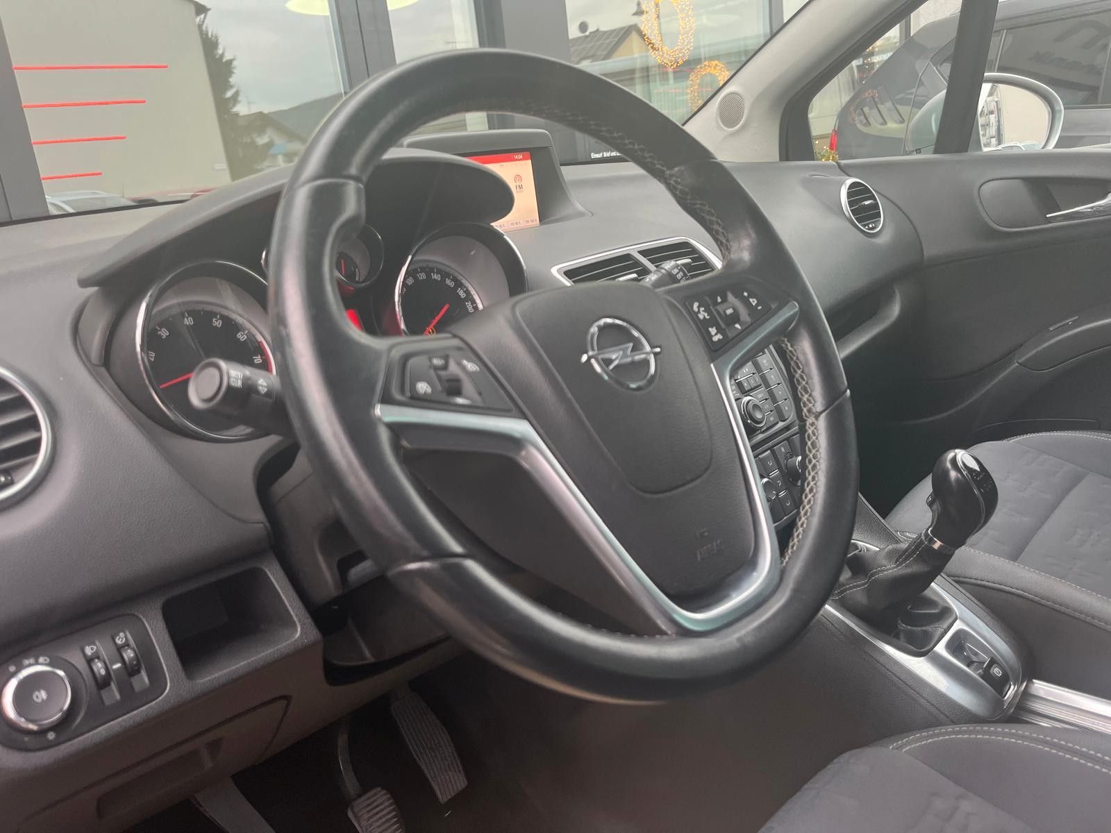 Fahrzeugabbildung Opel Meriva B Innovation*PDC*8xbereift*