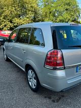 Opel Zafira B 1.9cdti - Opel Zafira aus 2007 mit Diesel-Antrieb