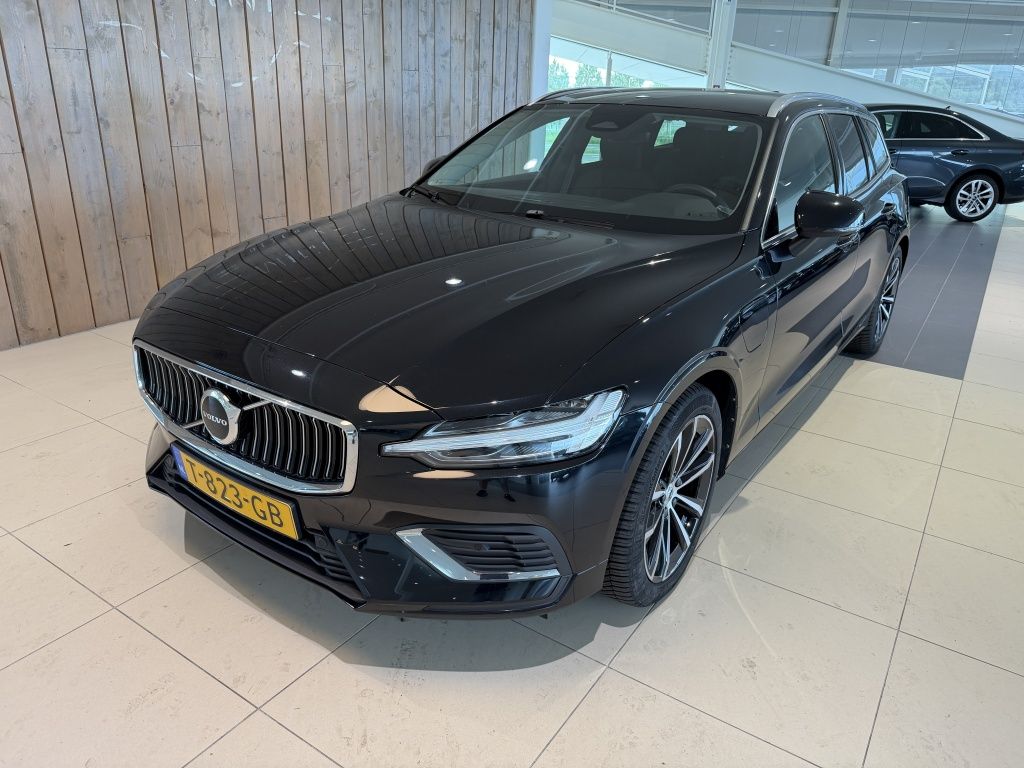 Volvo V60 2.0 T6 Plug-in Hybrid AWD Core Bright