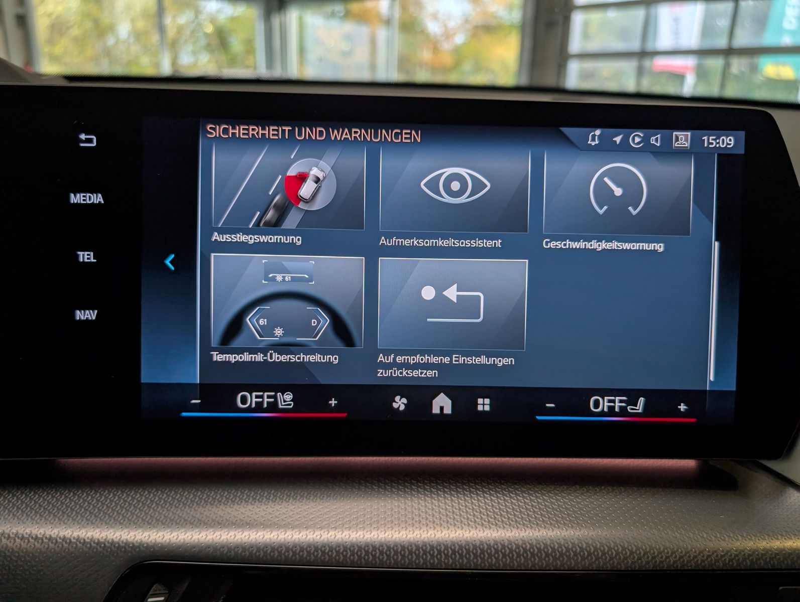 Fahrzeugabbildung BMW X1 23 i xDrive M-Sport H/K Pano Innov AHK Ad-LED