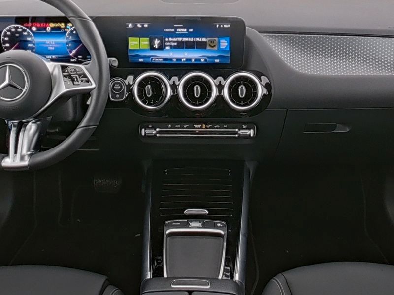 Fahrzeugabbildung Mercedes-Benz B 200 Progressive AHK+R-Kamera+LED+