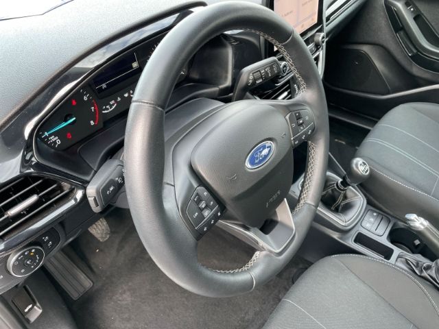 Fahrzeugabbildung Ford Fiesta 1.0 EcoBoost Cool & Connect Sitzheizung,
