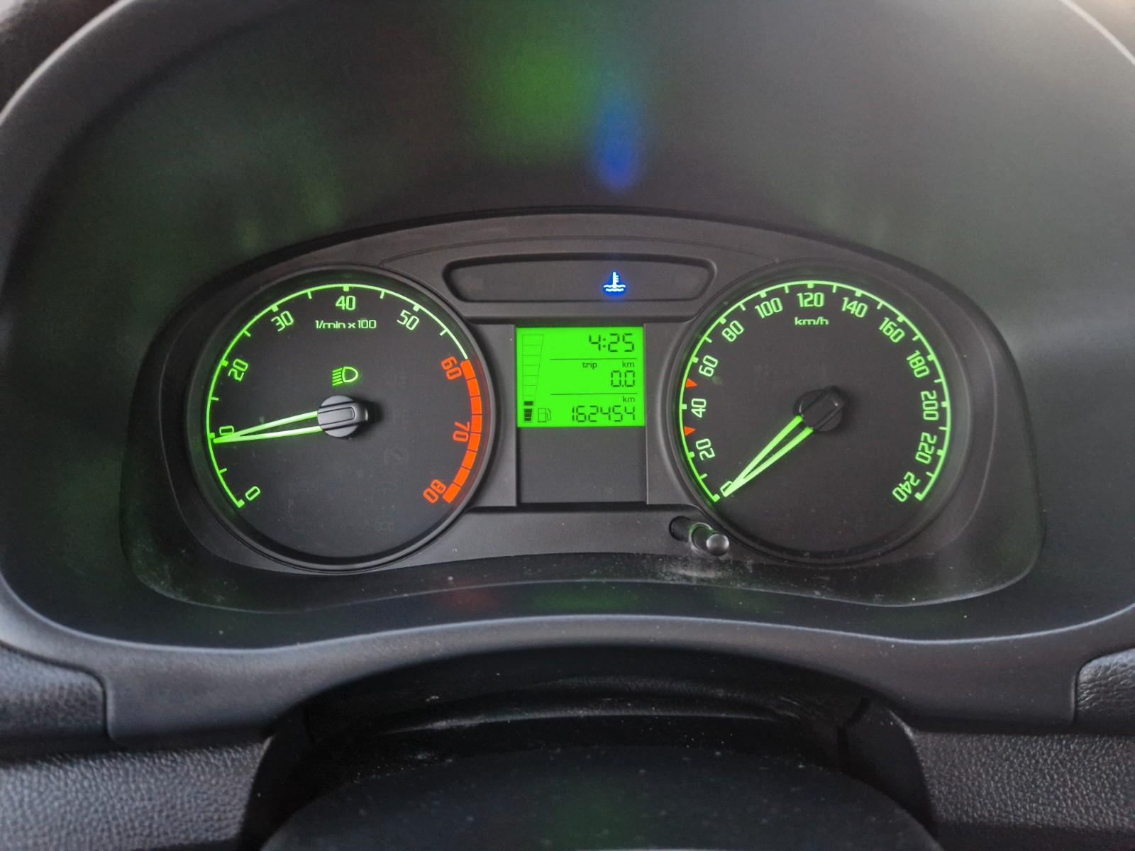 Skoda Fabia 2010 — photo 13