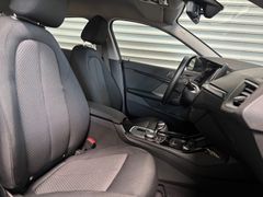 Fahrzeugabbildung BMW 218i Gran Coupé -- ACC/DrivingAssist/harman/17LM
