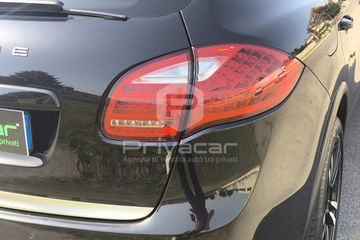 Porsche Cayenne - 8