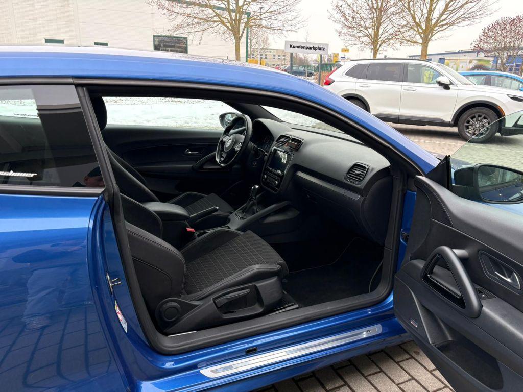 Volkswagen Scirocco R 2.0 TSI 265 ch BVM / Dynaudio / Bi-Xénon / Sièges chauffants / Jantes 18" Talladega
