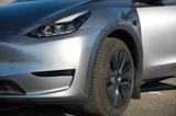 Tesla Model Y Long Range RWD - HW4- EAP- 2 Reifensätze - Tesla Model Y Gebrauchtwagen in Berlin