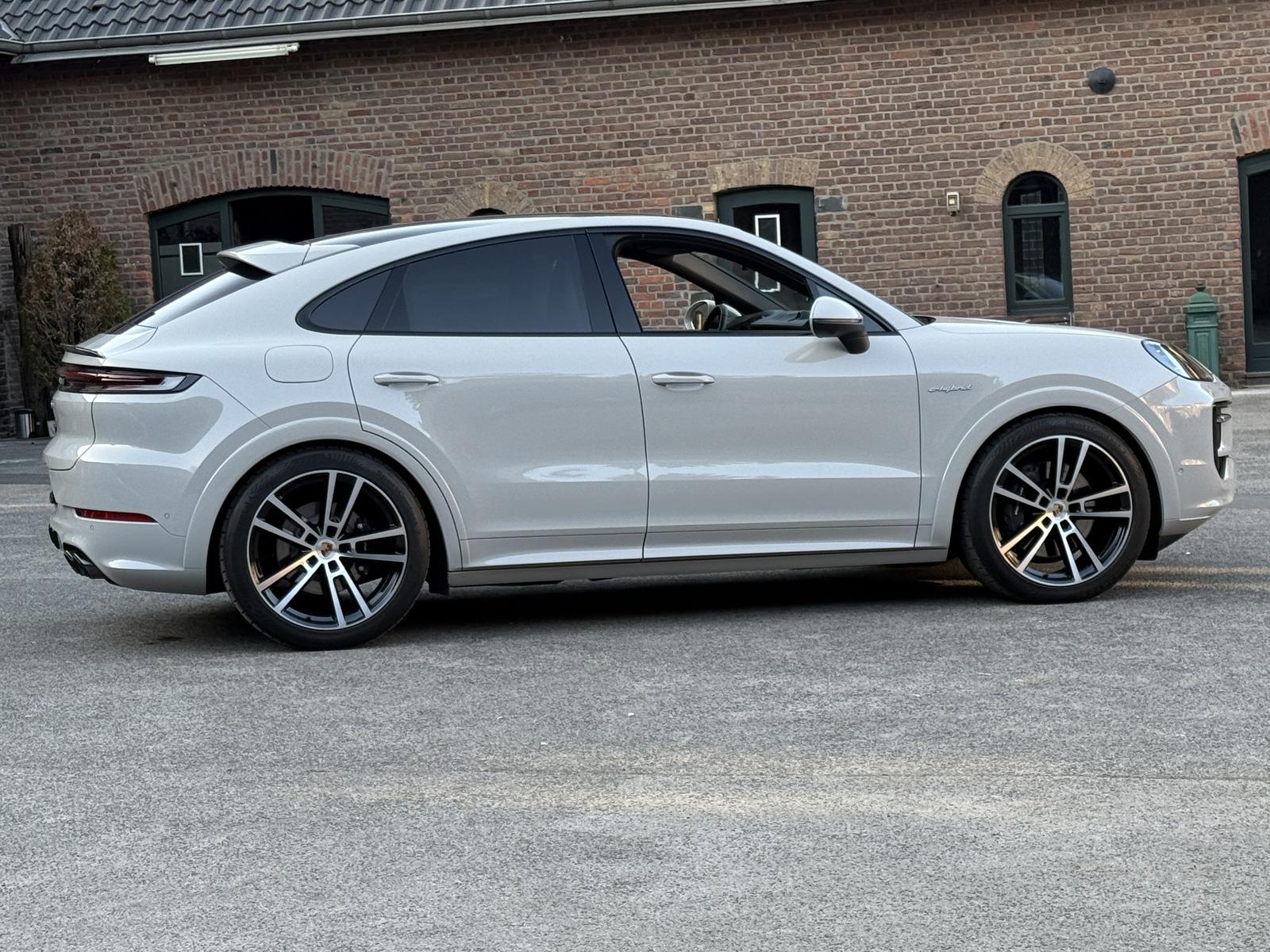 Porsche Cayenne E-Hybrid Coupe SPORTDESIGN*INNODRIVE*22