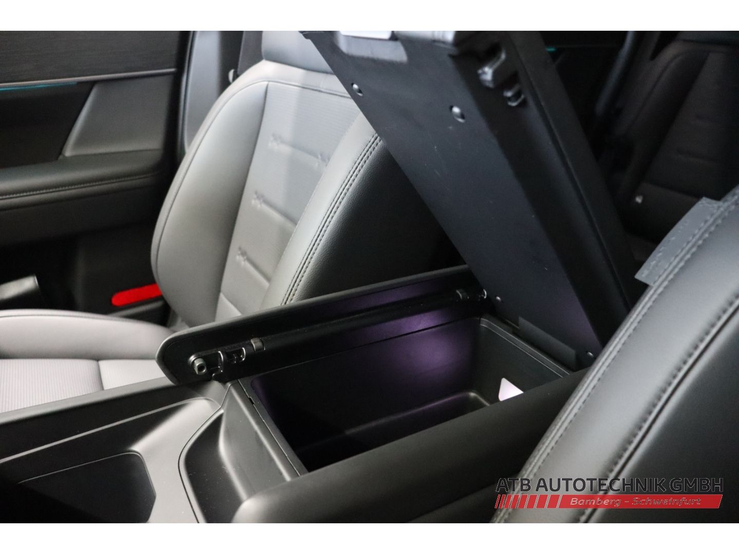 Fahrzeugabbildung Hyundai SANTA FE Signature 5-Sitzer 1.6l Hybrid 2WD Navi