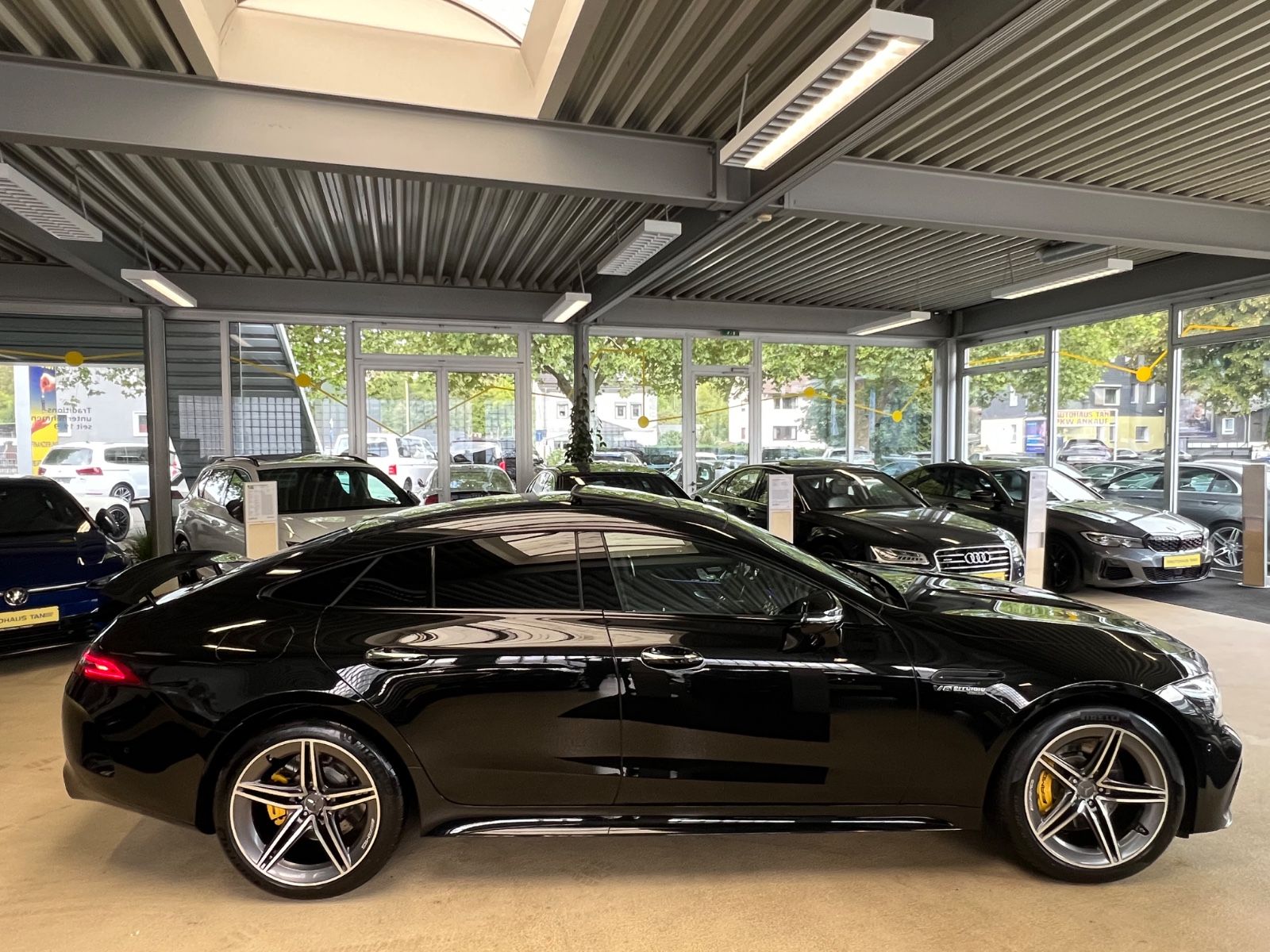 Fahrzeugabbildung Mercedes-Benz AMG GT 4-trg. 63 S 4Matic+ *SCHIEBEDACH*SITZBEL*