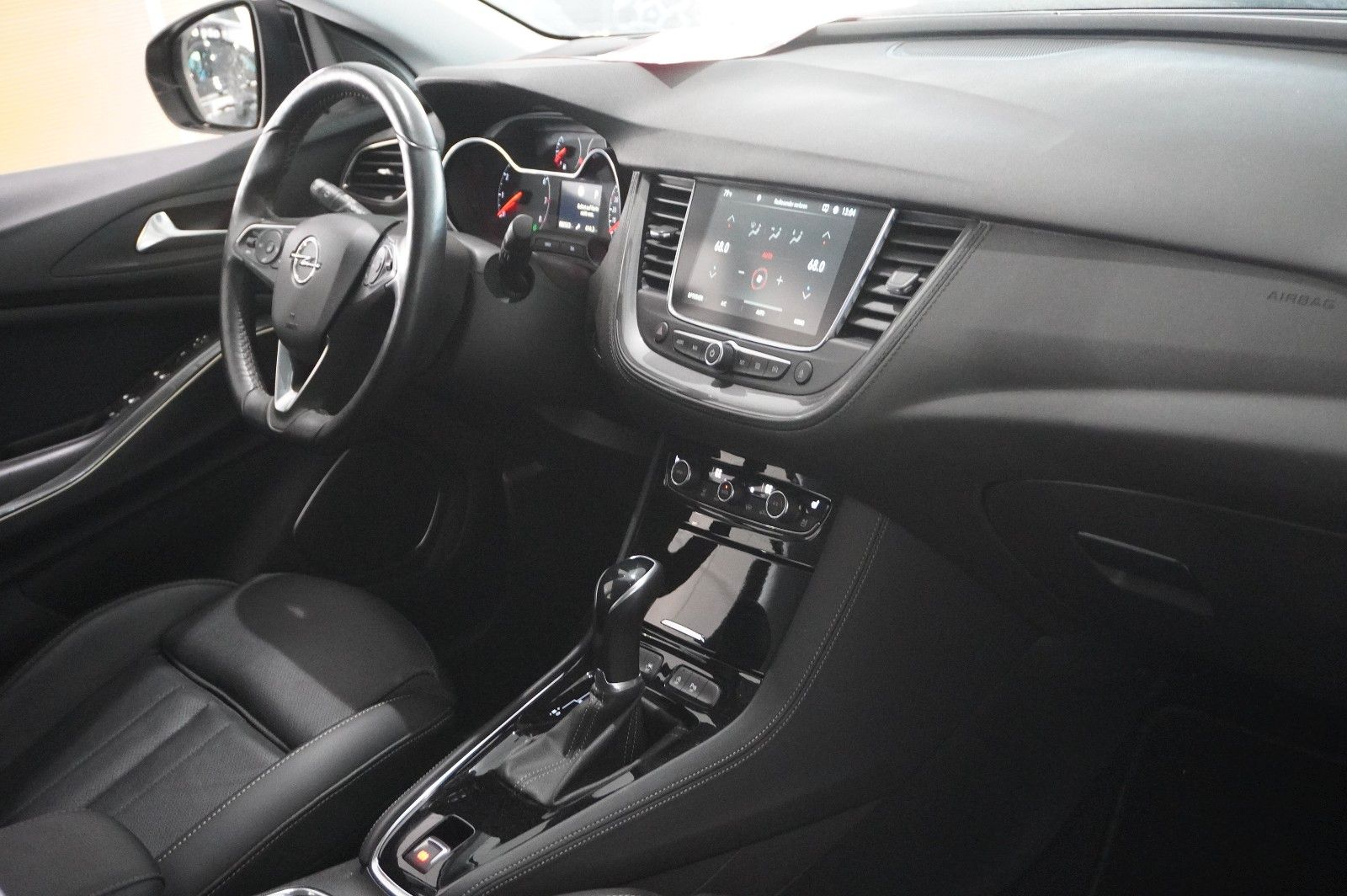Fahrzeugabbildung Opel Grandland (X) 1.5D ULTIMATE NAVI/LED/360°/SH/AHK