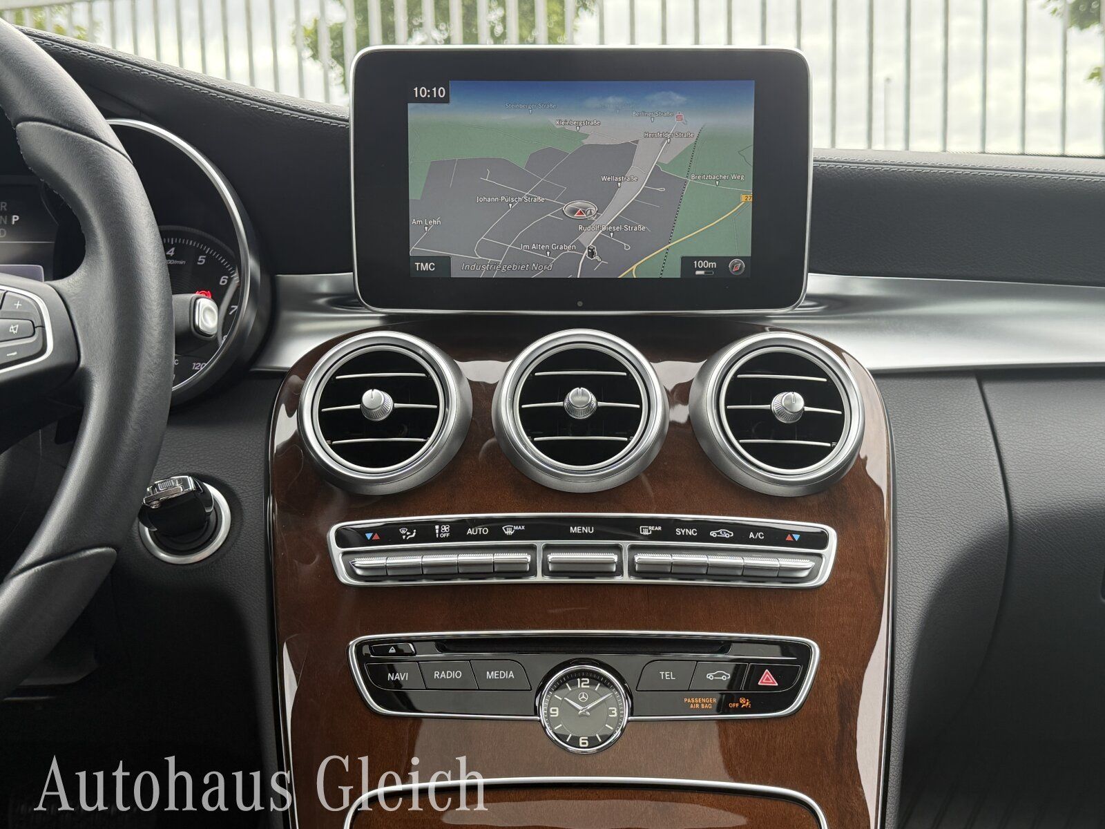 Fahrzeugabbildung Mercedes-Benz C 400 Exclusive 4Matic (EURO 6d-TEMP) COMAND APS