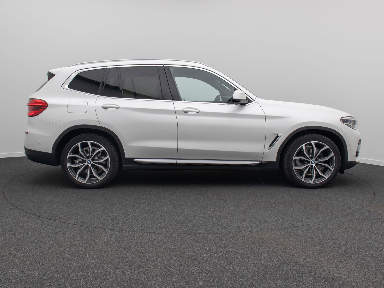 Fahrzeugabbildung BMW X3 xD20d xLine Kamera DAB AHK Komfort HUD 20Zoll