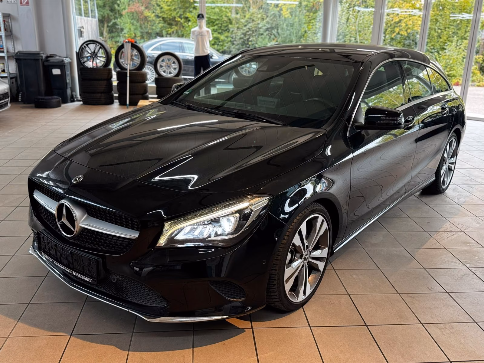 Mercedes-Benz CLA 180 Shooting Brake Top Zustand 83.000km
