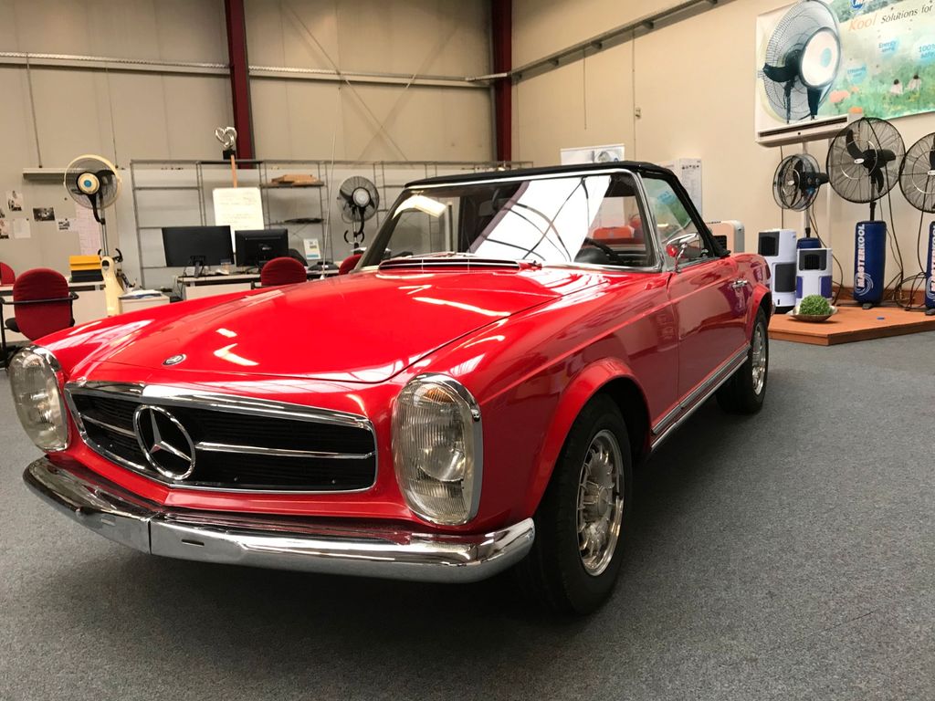 Mercedes-Benz SL 230