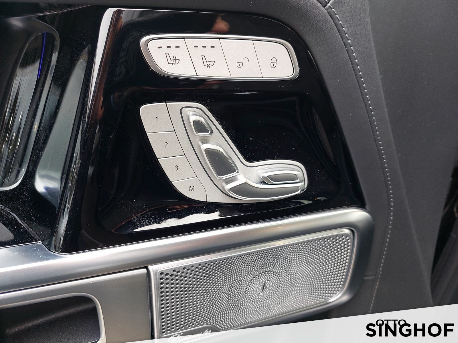 Fahrzeugabbildung Mercedes-Benz G 450 d AMG +Superior+Night+AHK+dyn.LED+360°+20"