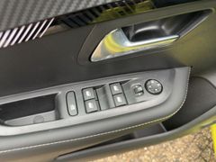 Foto Nummer 12: PEUGEOT 208