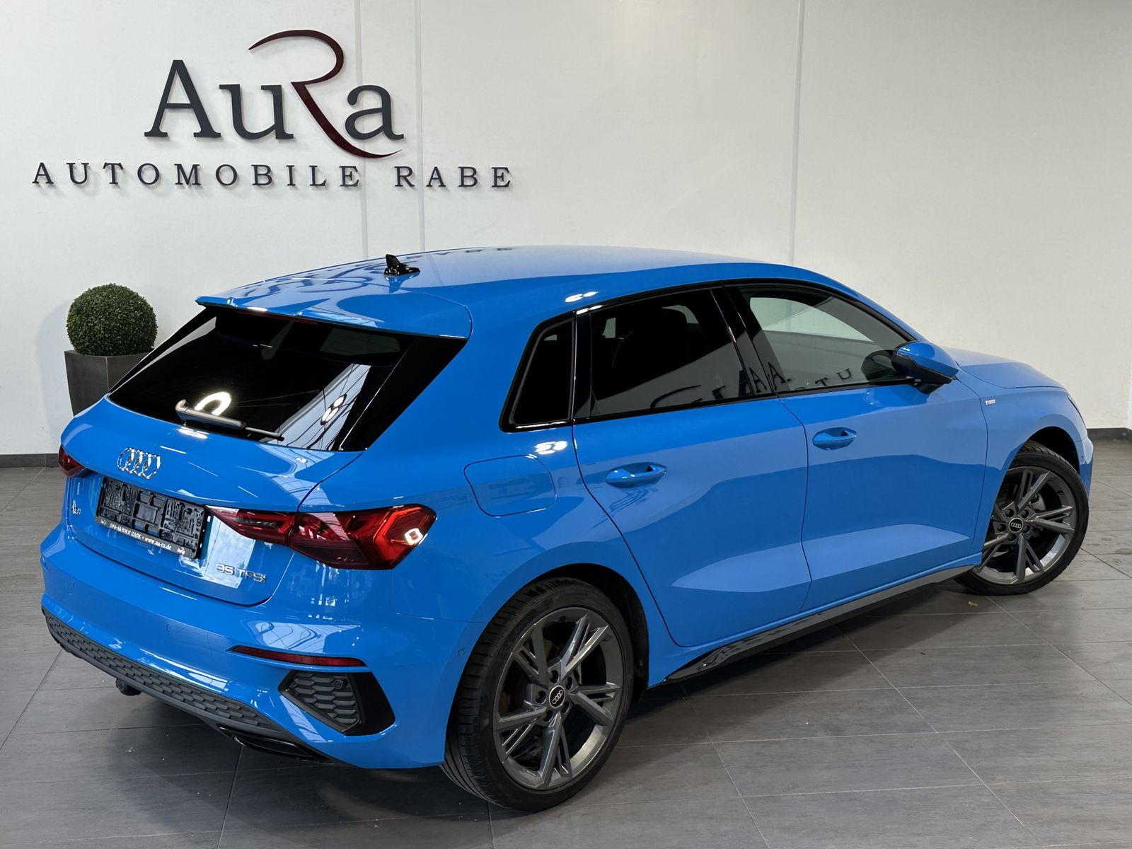 Fahrzeugabbildung Audi A3 SpB 35 TFSI S-Line Black NAV+LED+AHK+VCOCKPIT