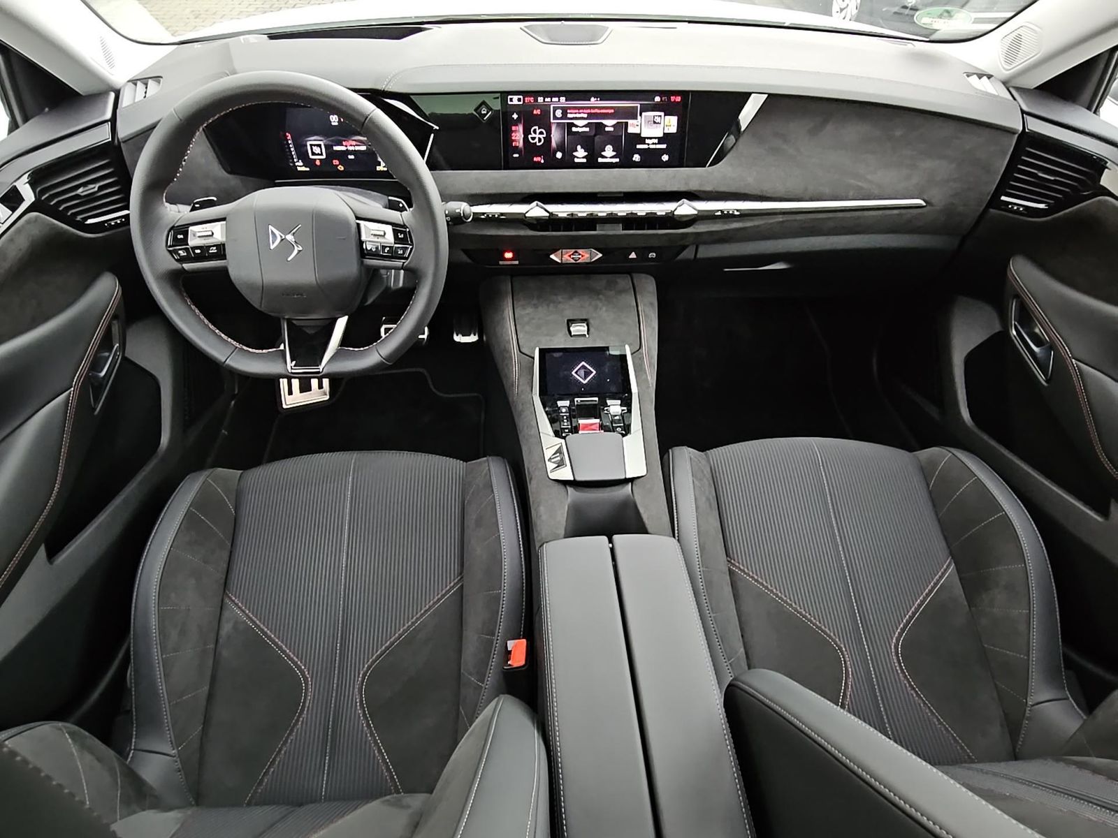Fahrzeugabbildung DS Automobiles DS4 Performance Line+NAVI+PDC+ACC+LED+USB+360°+